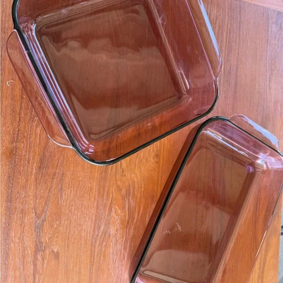Pyrex Vintage Cranberry Baking Dish Set w/ 8” Square & 11” x 7.5” Rectangle Pans - Picture 11 of 16